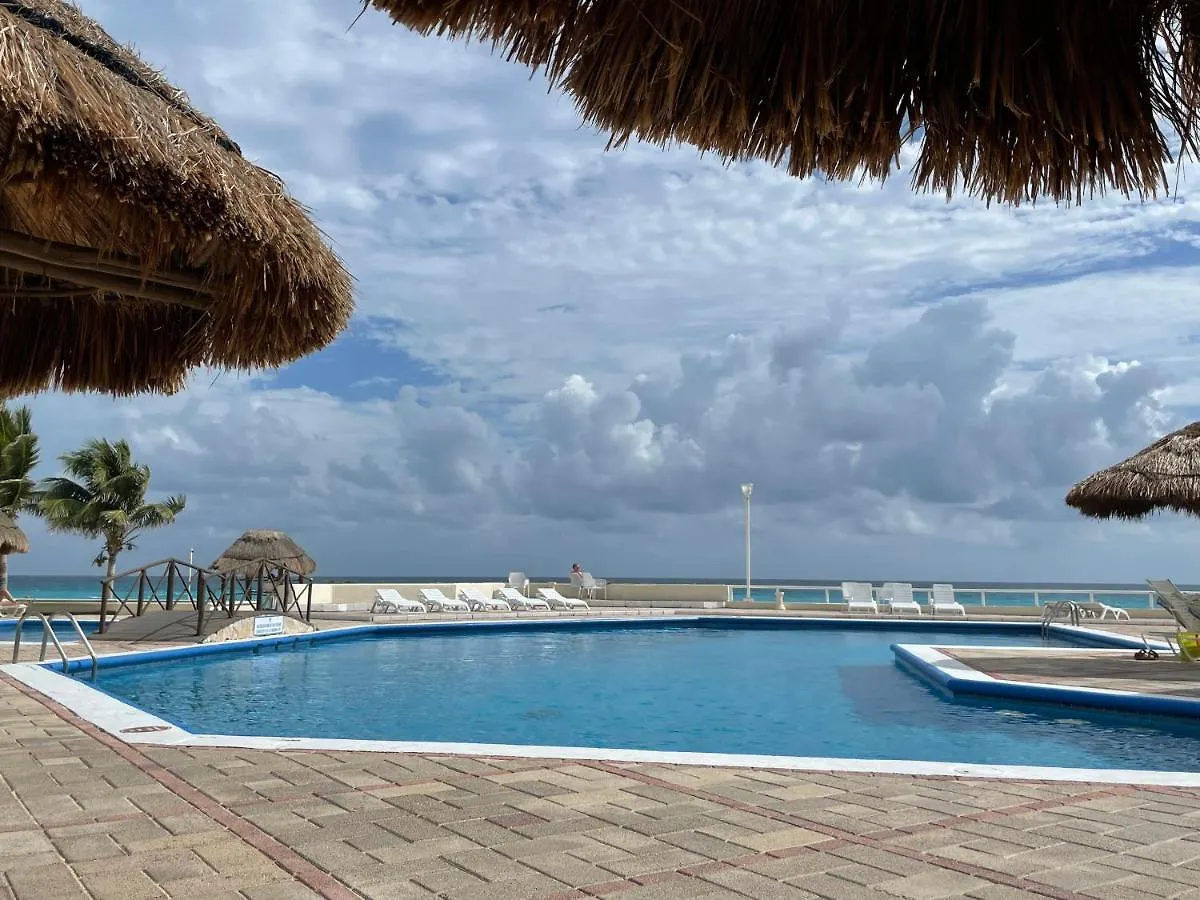 Suite Brisas Cancun Apartment
