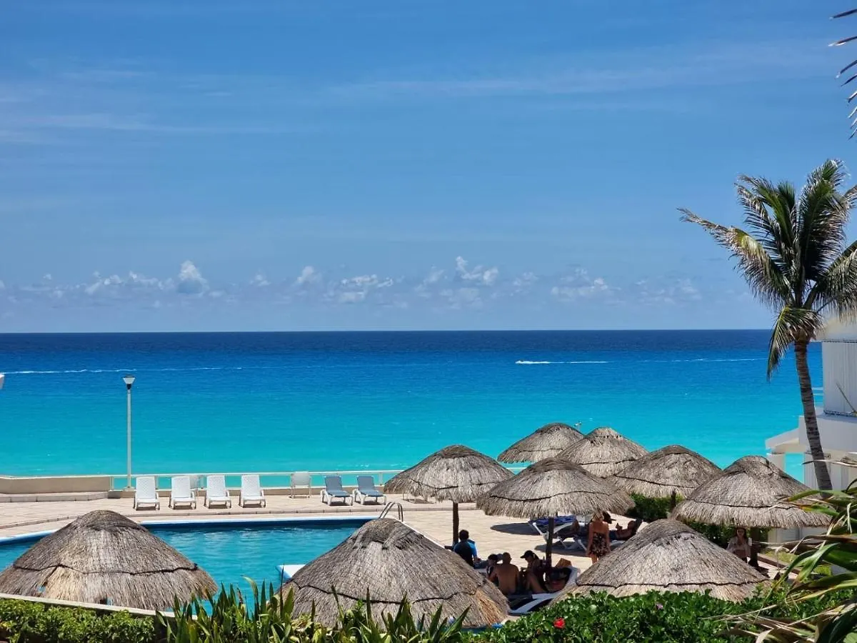 Suite Brisas Cancun location